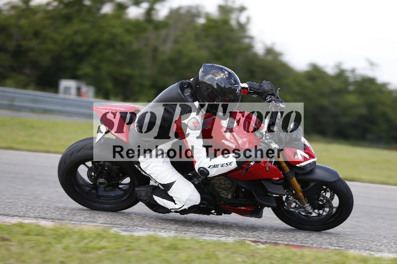 /Archiv-2024/29 12.06.2024 MOTO.CH Track Day ADR/Gruppe blau/71